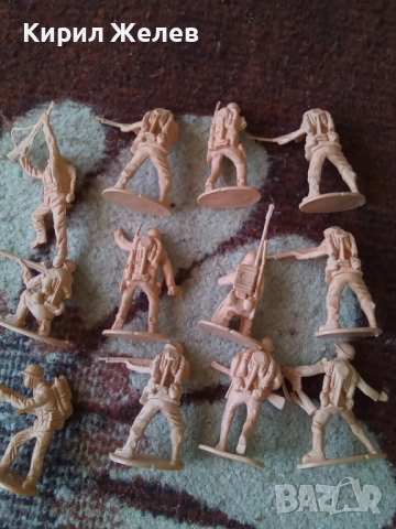 Войници пластмасови 12 броя 51728, снимка 9 - Колекции - 52105205
