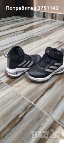 оригинални Adidas детски боти номер 28,5 , снимка 3 - Детски маратонки - 43574147