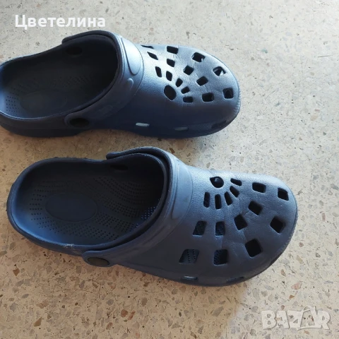 Детски кроксове 35 номер, снимка 4 - Детски сандали и чехли - 51330610