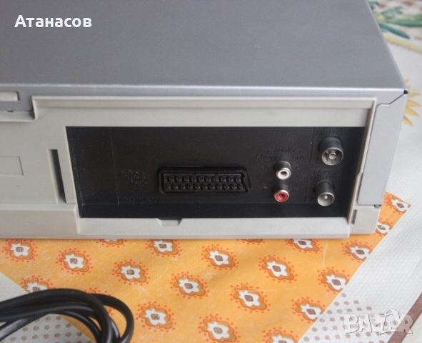 JVC HR-V500 повредено за части или ремонт, снимка 4 - Плейъри, домашно кино, прожектори - 52162850