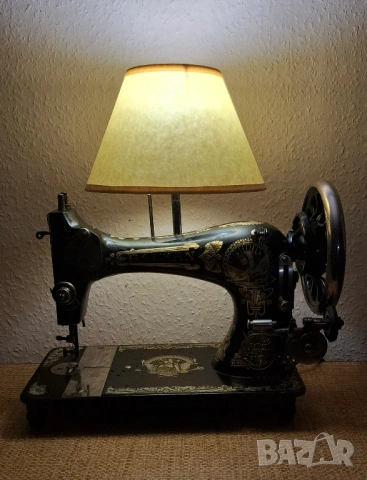 Настолна Лампа от Стара Шевна Машина – Винтидж Дух с История, снимка 7 - Други ценни предмети - 53405711