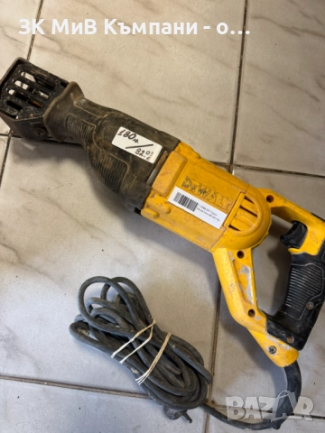 Саблен трион DeWalt dwe 305-qs