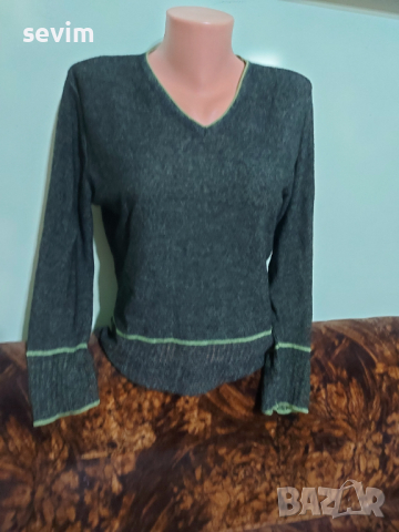 Блуза номер L , снимка 2 - Блузи с дълъг ръкав и пуловери - 44908069