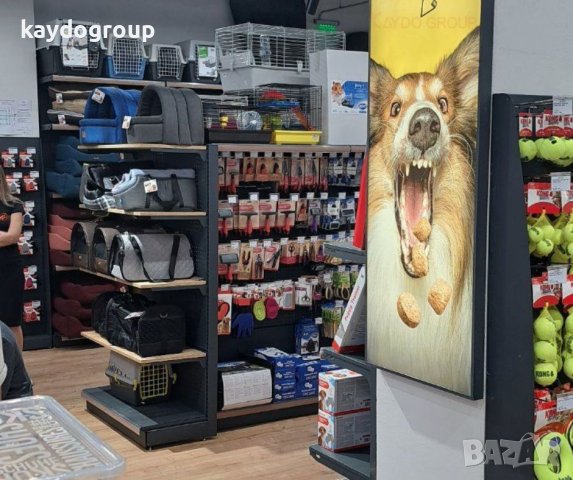 Метални крайстенни и островни стелажи за зоомагазини.