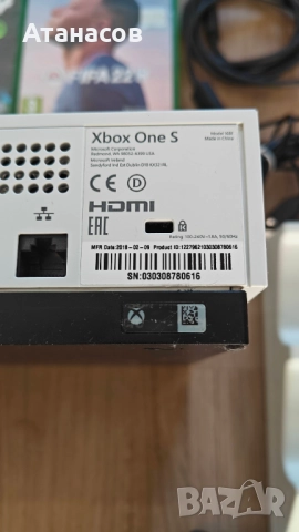 Конзола Xbox One S 500GB, 2 джойстика, 2 игри, снимка 3 - Xbox конзоли - 52957442