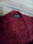 Вишнева пухкава жилетка , снимка 3