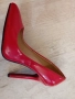 Червени обувки на ток, снимка 1