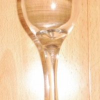 Стъклена чаша за ракия брандирана със стилизирано лого на ракия „Стралджанска“ , снимка 1 - Чаши - 44030798