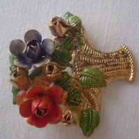 красива Винтич брошка кошница с цветя, снимка 13 - Антикварни и старинни предмети - 37363461