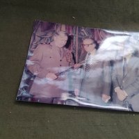 Продавам стара снимка на Генерал Добри Джуров с меч и с Фидел Кастро, снимка 1 - Антикварни и старинни предмети - 43653084