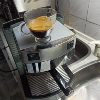 Кафемашина Саеко Гран крема с ръкохватка с крема диск, работи отлично и прави хубаво кафе с каймак , снимка 2 - Кафемашини - 44099268