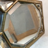 Старо стенно огледало с бронзова рамка и фасет на огледалата, снимка 5 - Антикварни и старинни предмети - 42962381