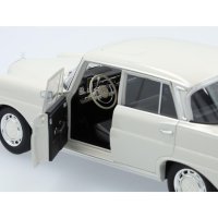 B66041218,умален модел die-cast Mercedes-Benz 220 S,W111(1959-1965),1:18, снимка 3 - Колекции - 43472806