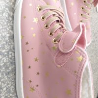 Кецове с лъскави златни звезди, снимка 3 - Детски обувки - 35267775