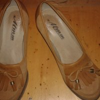 НОВИ обувки с дебел ток , снимка 1 - Дамски ежедневни обувки - 32427653