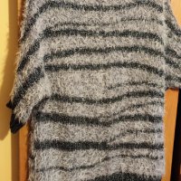 Зимна блуза със светло сив мъх и плетка от копринени конци в черно и сиво, снимка 1 - Блузи с дълъг ръкав и пуловери - 43244667