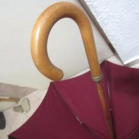  Стар чадър цвят бордо с бродиран кон и дървена дръжка, снимка 4 - Други ценни предмети - 28951046