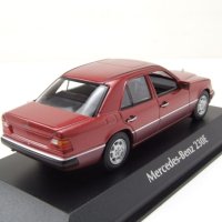 Mercedes-Benz 230E W124 от 1991 - мащаб 1:43 на Maxichanps моделът е нов в PVC дисплей-кейс, снимка 2 - Колекции - 43516230