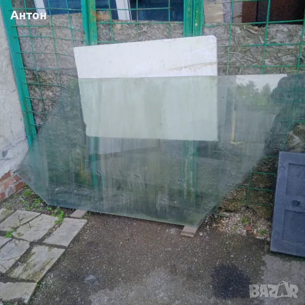 Парапети от стъкло дебело 10 мм с фолио по средата, снимка 1