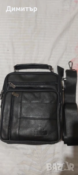 Продавам мъжка черна чанта от естествена кожа с шест отделения с цип размери 25на20на8 сантиметра , снимка 1