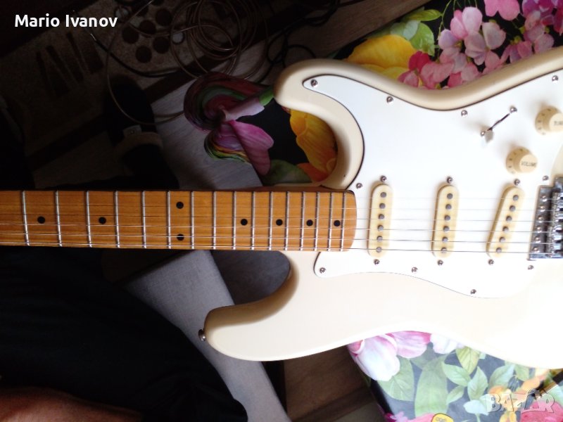 Японска китара  Hondo Stratocaster 1981, снимка 1
