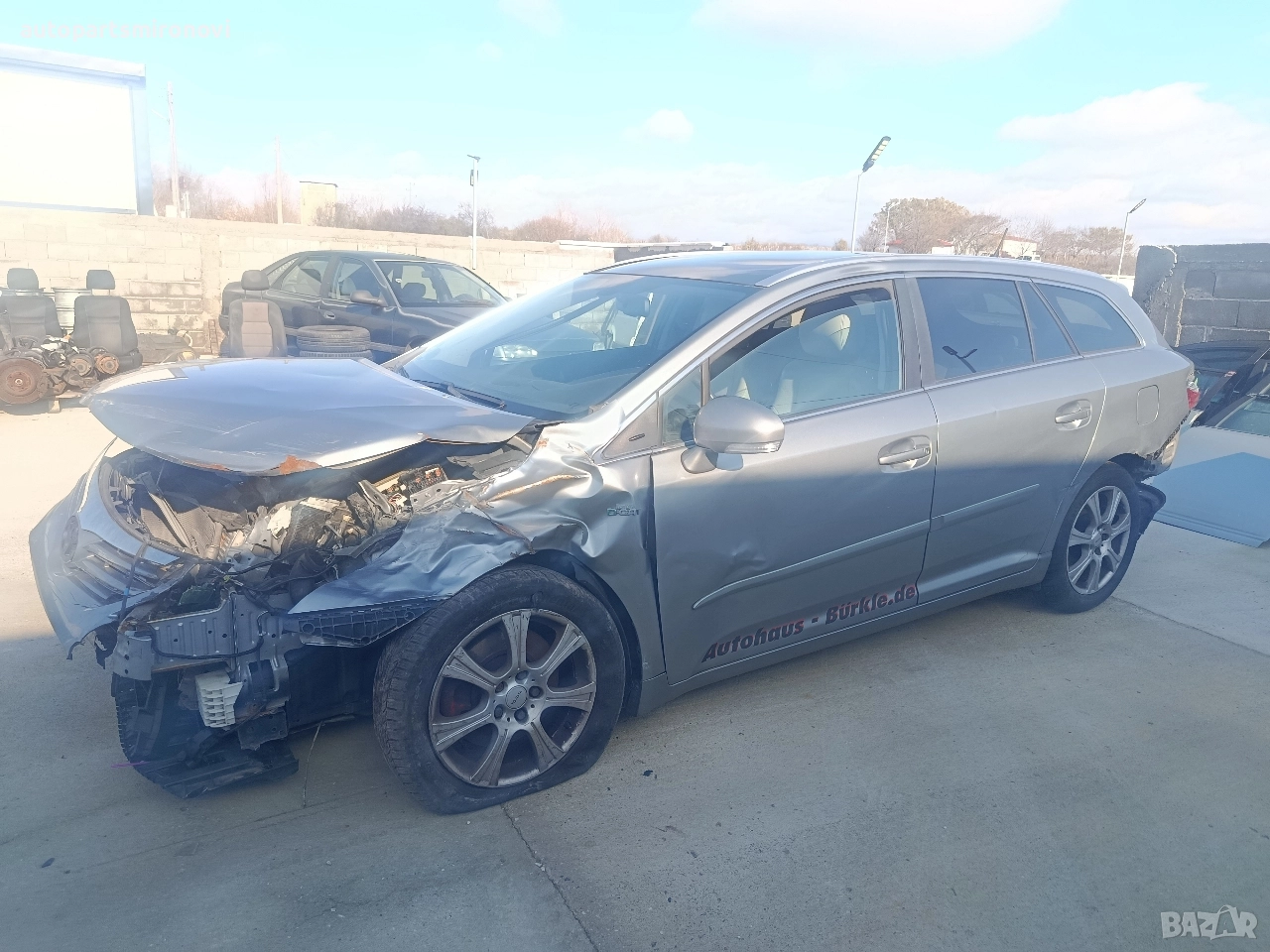 На части Авенсис Т27 фейс D-cat, снимка 1