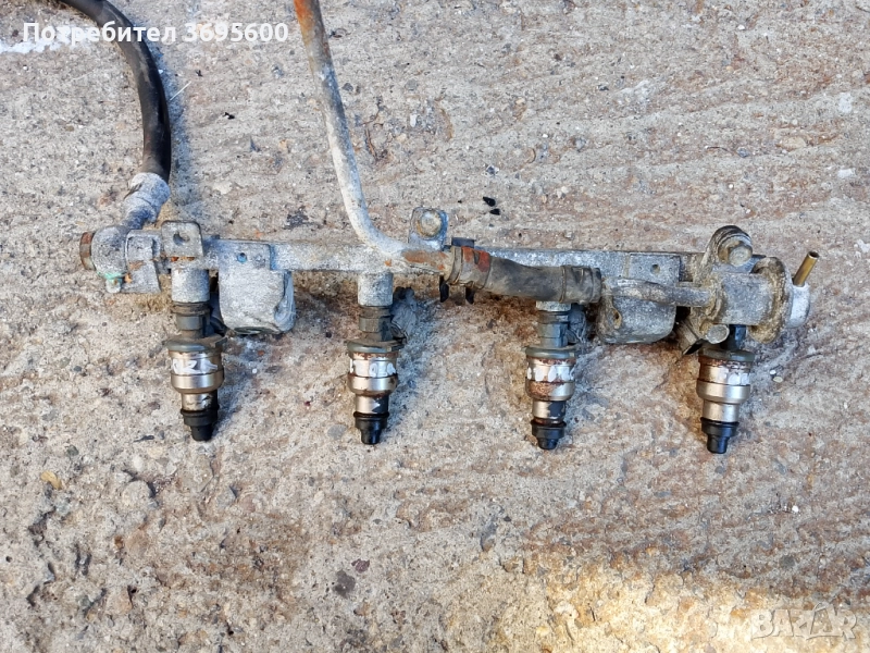 Дайхатсу Фероза Daihatsu Feroza 1.6i рейка бензинови дюзи инжектори бензинова дюза, снимка 1