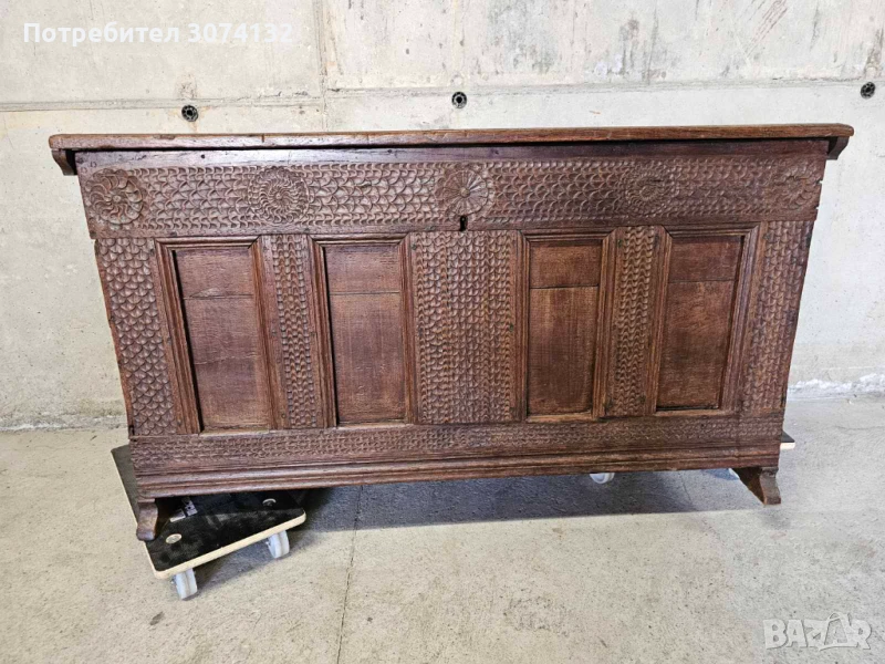 Голяма ракла с дърворезба, снимка 1