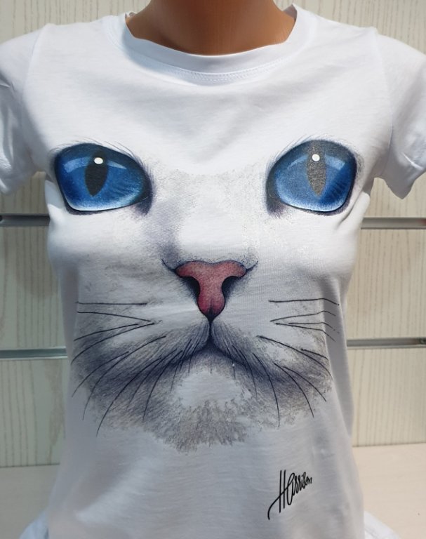 Страхотна нова дамска тениска с 3D принт котка със сини очи в Тениски в гр.  Варна - ID28344647 — Bazar.bg