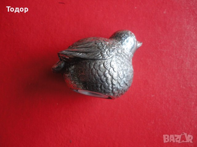 Невероятна бронзова солница пиперница врабче 1
