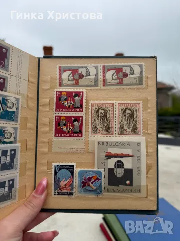 Малък класьор с различни пощенски марки, снимка 15 - Филателия - 50007465
