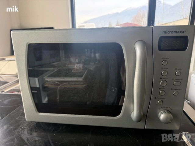 Сива микровълнова печка с грил