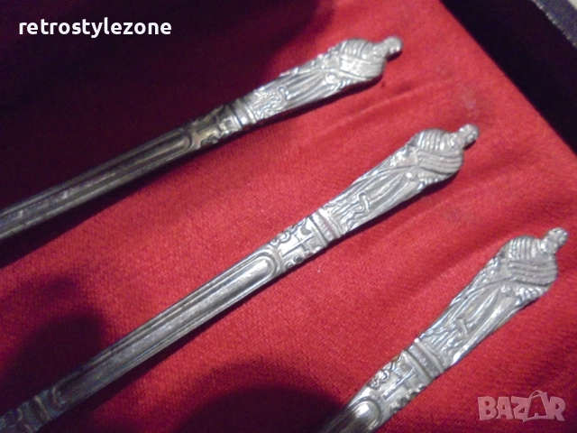 № 8225 Комплект от 12 стари малки лъжички в оригинална кутия , снимка 3 - Други ценни предмети - 51538404