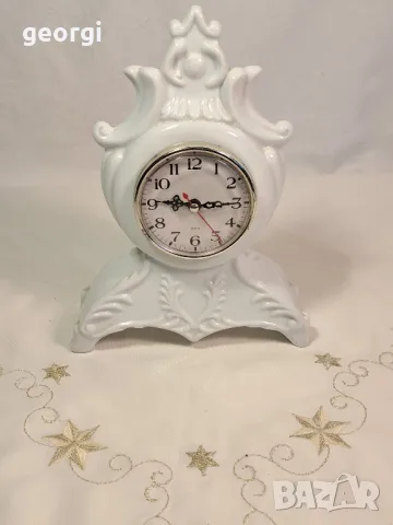 порцеланов настолен часовник 23/4