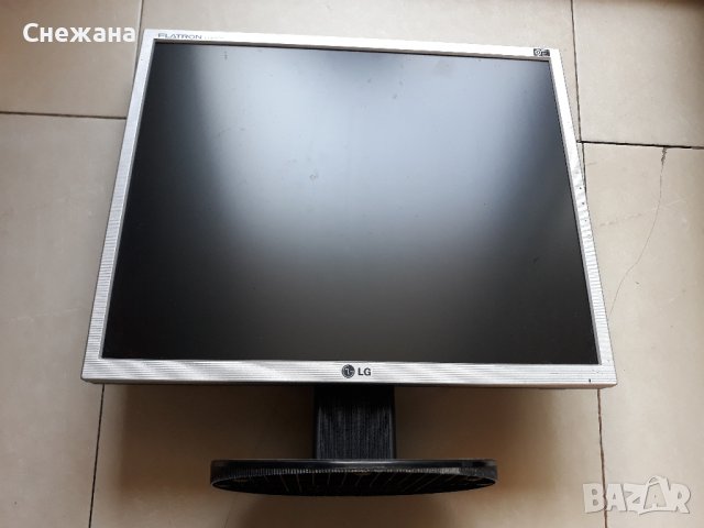 монитор 19" LG за части или поправка, снимка 1 - Монитори - 38357029