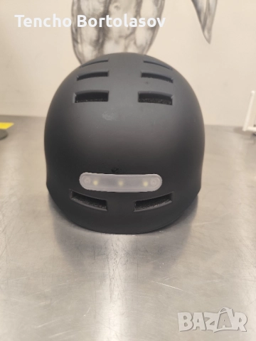 Чисто нова каска с LED (предна + задна) – супер лека, зареждане Type-C, снимка 3 - Аксесоари за велосипеди - 52246165