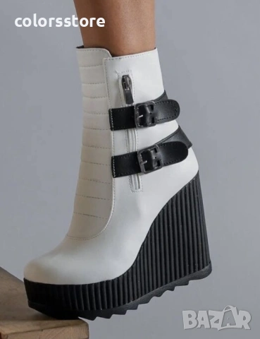 Боти на платформа - бяла кожа с черно ходило - B2001