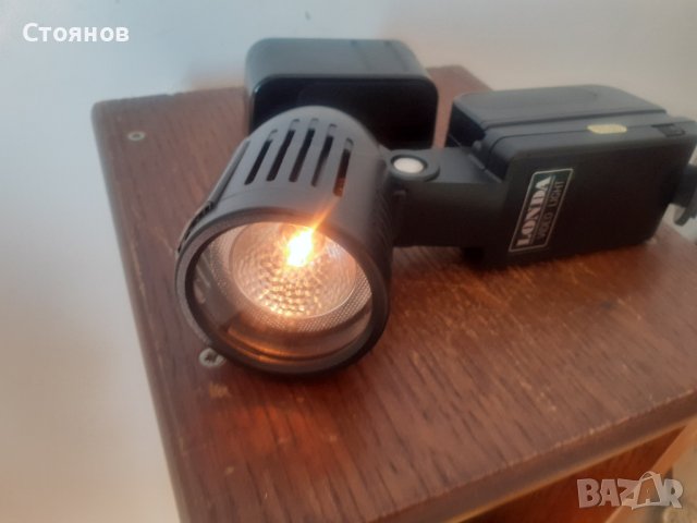 Видео лампа LONDA, снимка 3 - Светкавици, студийно осветление - 43758988