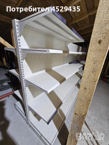 Крайстенни и островен стелаж