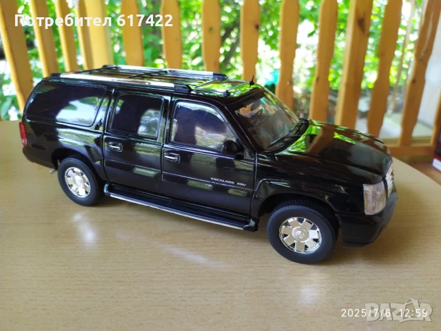 1 : 18 Метален модел на Cadillac Escalade ESV 2003, Ricko, снимка 5 - Колекции - 50927600