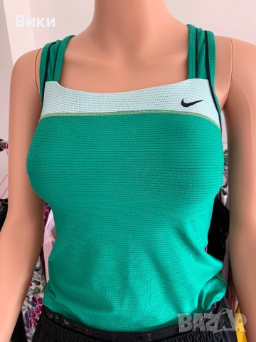 Nike потник топ в размер XS, снимка 10 - Потници - 40745088