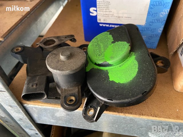 Моторче клапи всмукателен колектор машинка , снимка 1