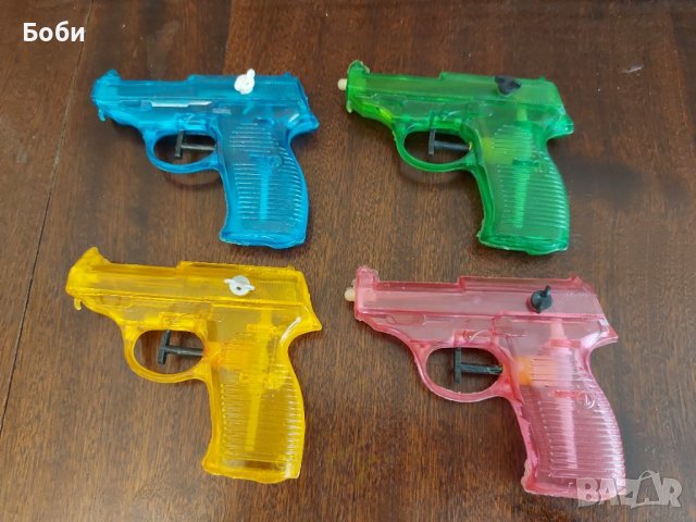 Стари Соц Пластмасови Панаирджийски Водни Пистолети, снимка 2 - Колекции - 37571533