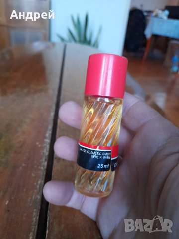 Стар парфюм Vogue, снимка 5 - Други ценни предмети - 43527402