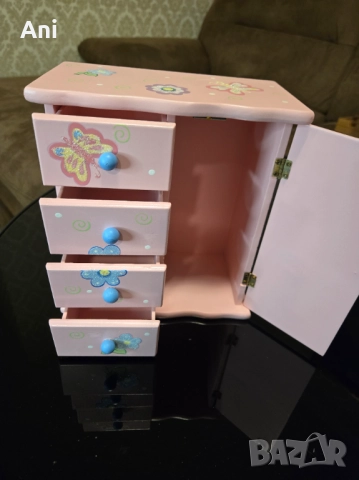 Розива бижутерка ''Гардероб'', снимка 3 - Декорация за дома - 52550923