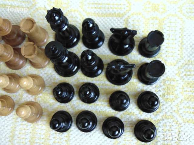 Бакелитови фигури за шах, снимка 3 - Шах и табла - 52673242