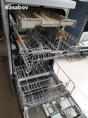 Miele Съдомиялна - 9 Комплекта - Свободностояща - 45см - Тясна, снимка 5 - Съдомиялни - 52888299