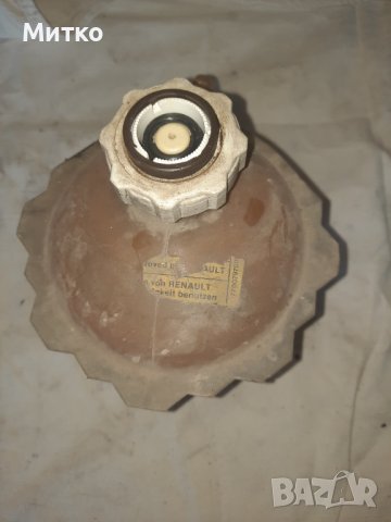 Разширително казанче за охладителната течност от Рено 19
