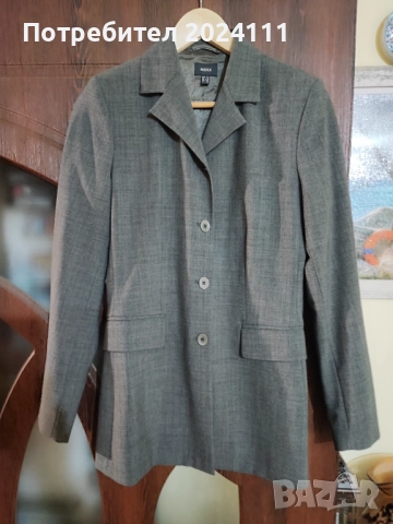 Продавам дамско сако
