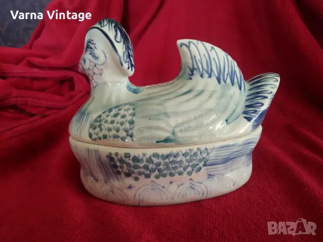 Стар порцеланов съд с капак във формата на пате, снимка 2 - Антикварни и старинни предмети - 49815314